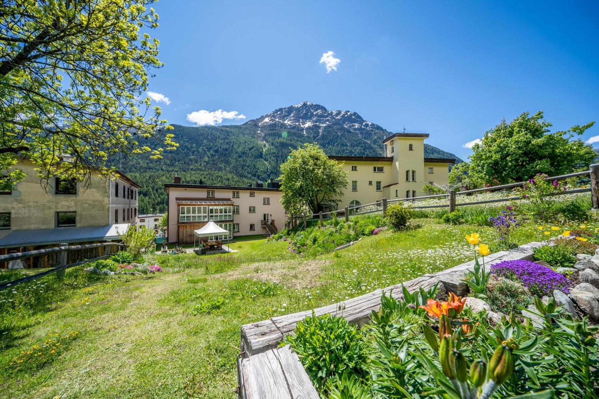 Appartamento Chasa Plazza Gronda Lavin Esterno foto
