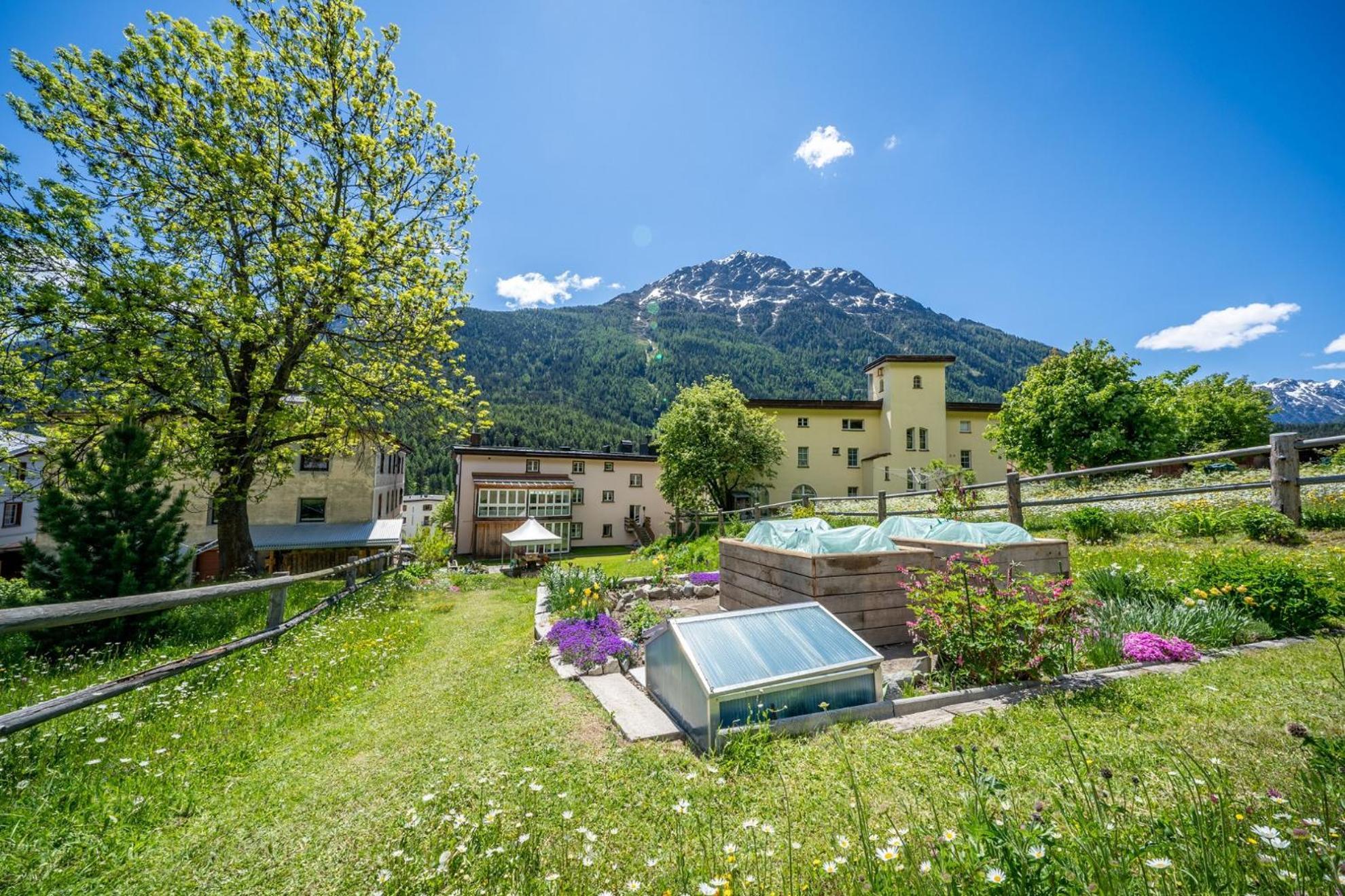 Appartamento Chasa Plazza Gronda Lavin Esterno foto
