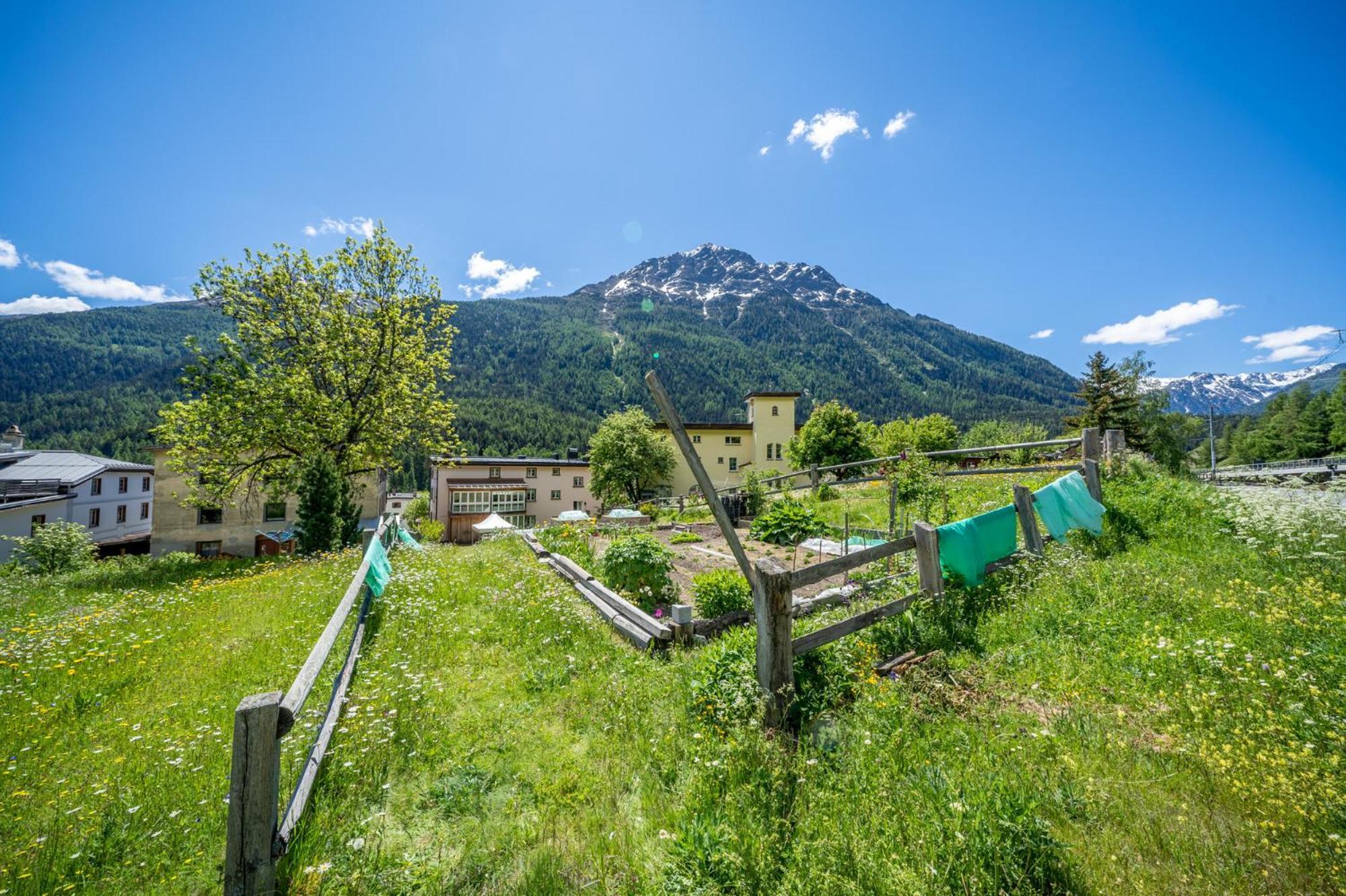 Appartamento Chasa Plazza Gronda Lavin Esterno foto